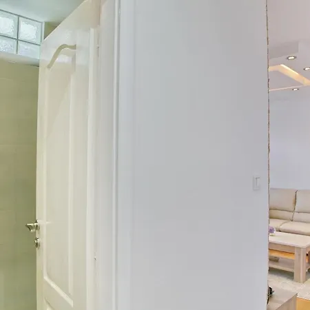 Apartment Queen's Park Belgrade