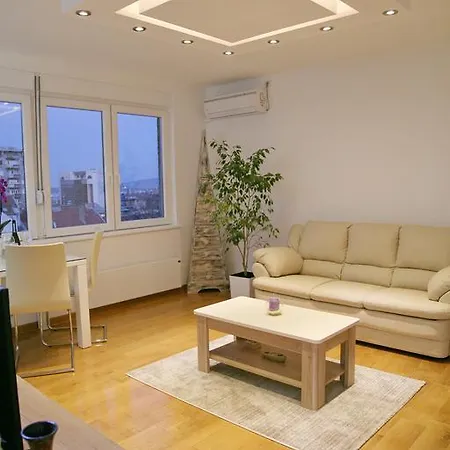 Apartment Queen's Park