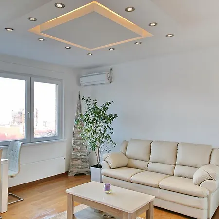 Queen's Park Apartment Belgrade